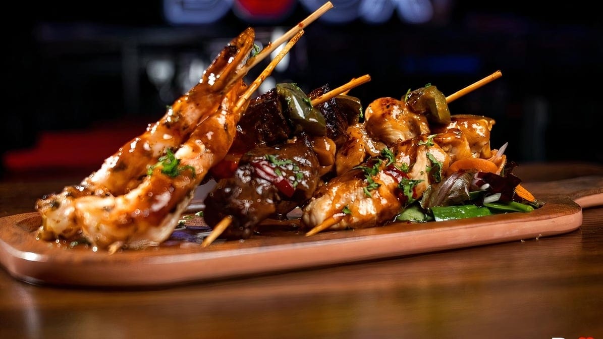 Trio Pinchos Satay.